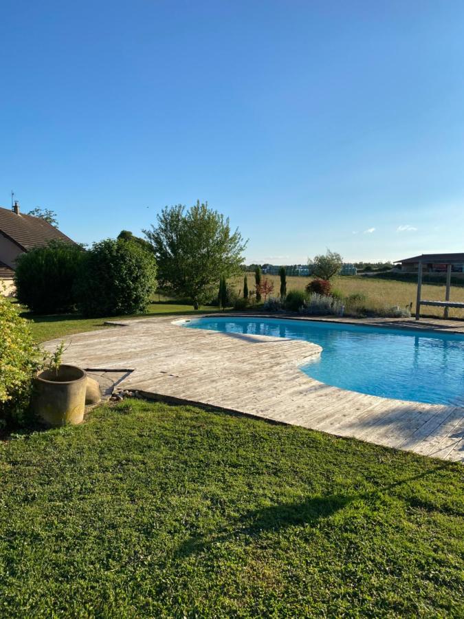 Agreable Chambre D'Hote Calme Avec Piscine Souvans Exterior foto